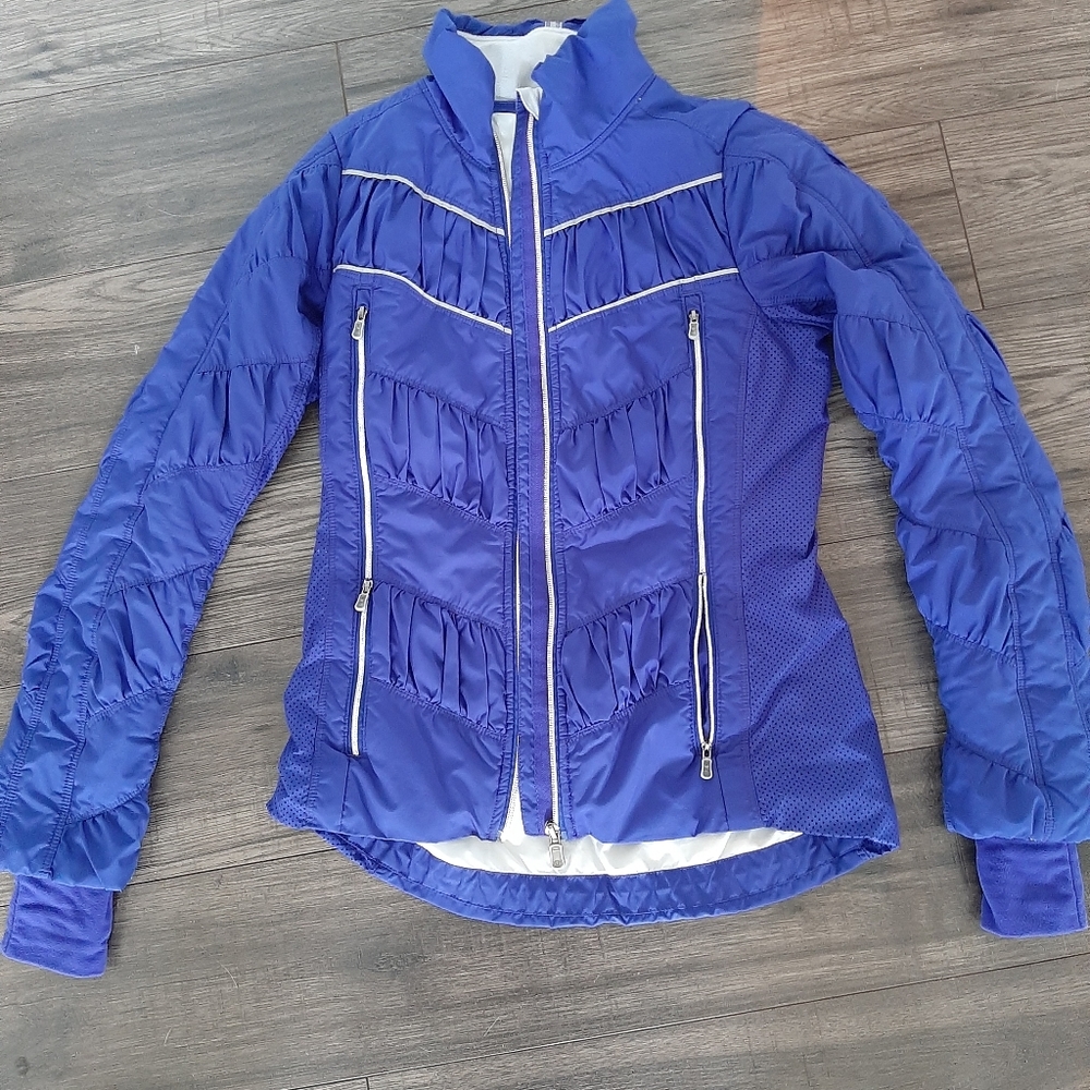 Lululemon chevron blue spring jacket